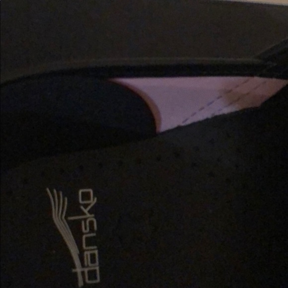 DANSKO A tribute to breast cancer survivors 🌸💗🌸 - Picture 3 of 8